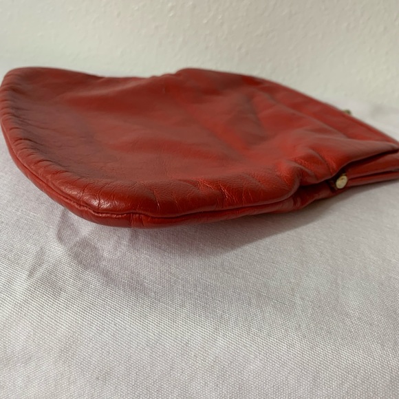 Vintage St. Thomas bright red Leather Fold-over Kisslock Clutch - Picture 10 of 11